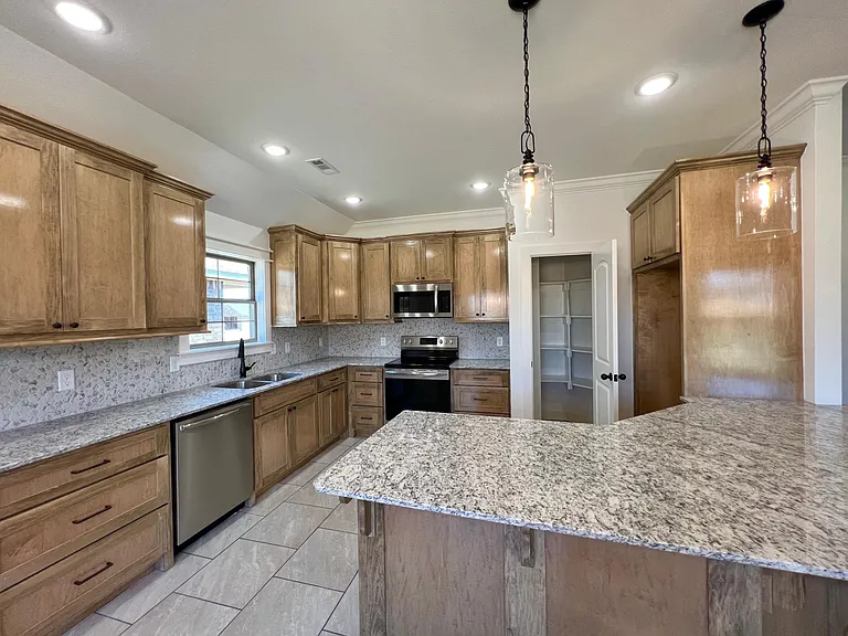 975 Sugar Pine St — Photo 9
