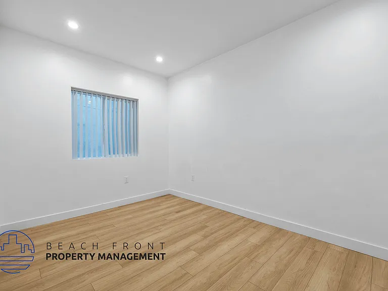 1049 Pine Ave #1053 — Photo 13