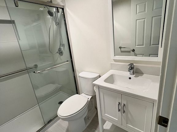 5th image of 3220A Taraval St