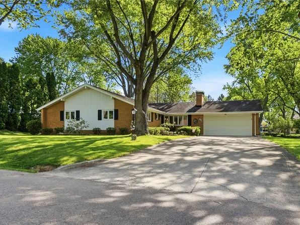 2701 Blue Rock Dr, Dayton, OH 45434