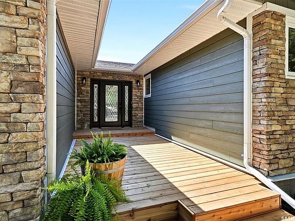 2nd image of 19 Empress DRIVE