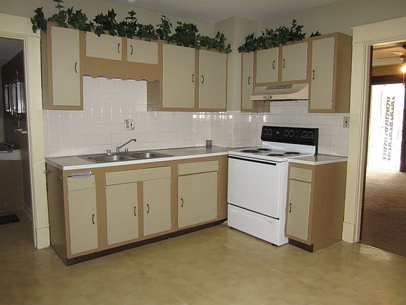 5th image of 2812 Martel Dr
