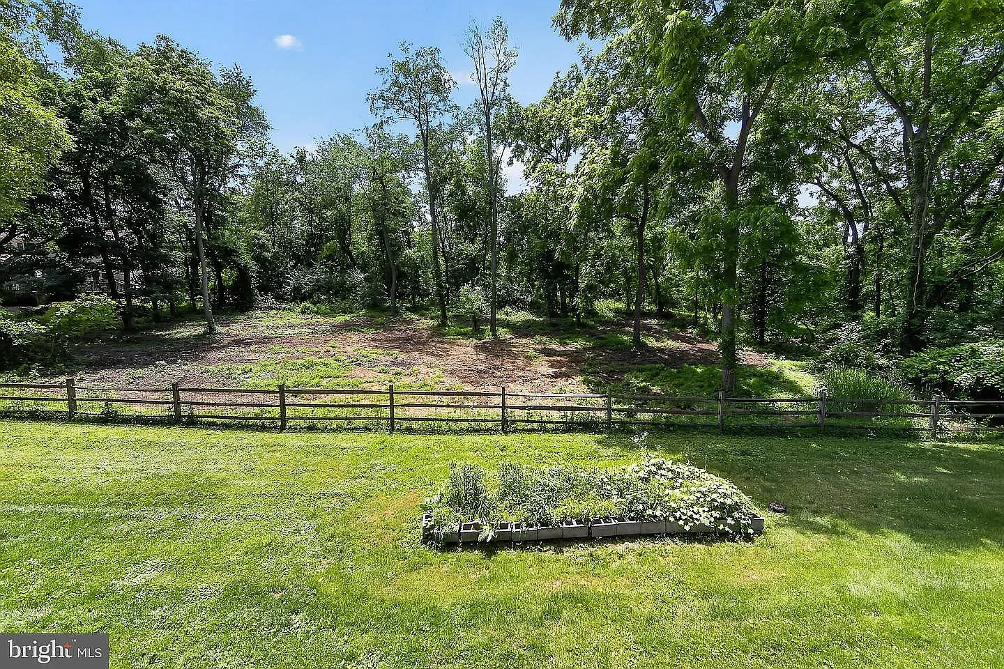 1 bed, 1.5 bath, 600 sqft, $2,200 — Photo 3