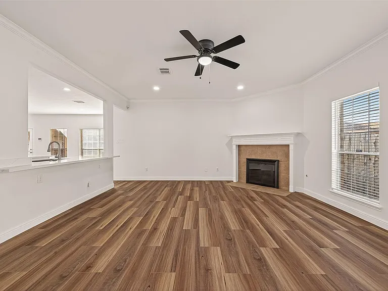 2834 Martina Dr — Photo 11