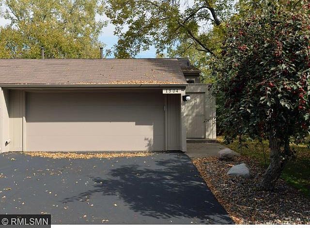 1st image of 1504 Black Oaks Pl N