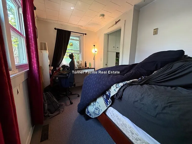 11 Burnham St #1R — Photo 12