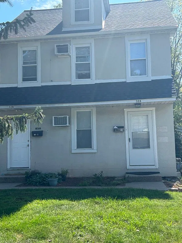 2 bed, 1.0 bath, 900 sqft, $1,550 — Photo 1