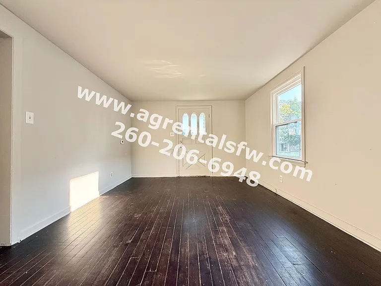 1912 Vance Ave — Photo 3