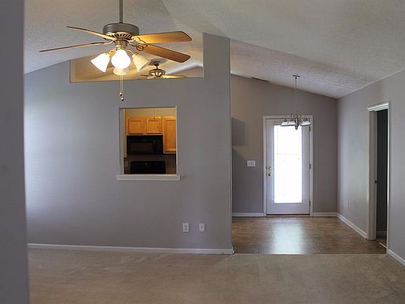 2nd image of 205 Baybrook Cir