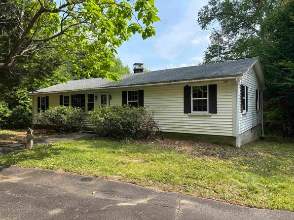 3027 Chinook Trail, Tamworth, NH 03886
