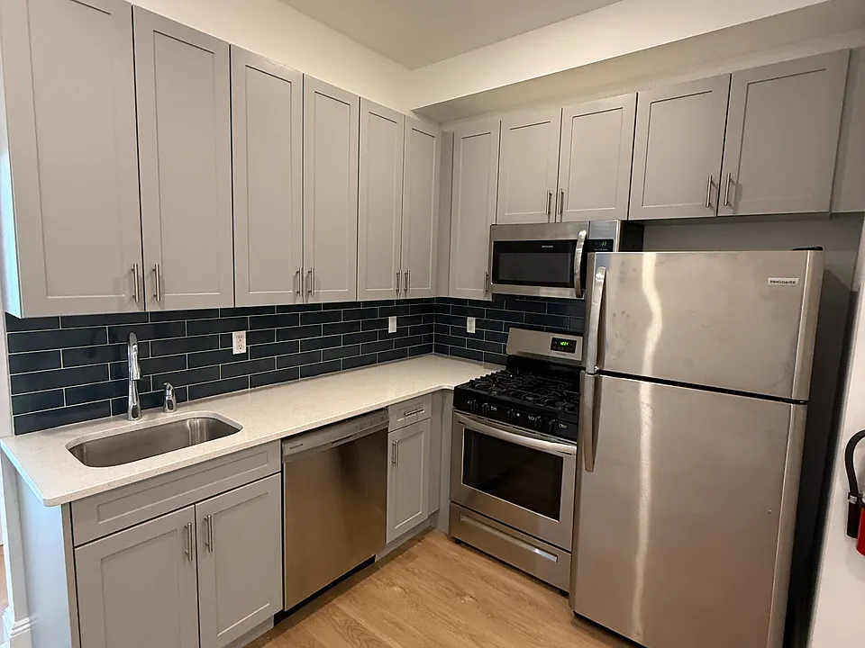 244 2nd St #2L