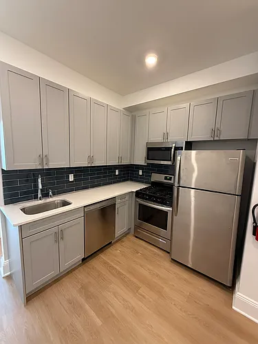 244 2nd St #2L Photo 1