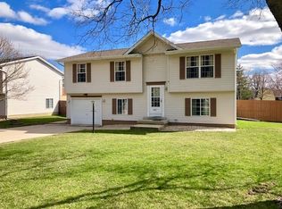 805 Caton St, Ottawa, IL 61350