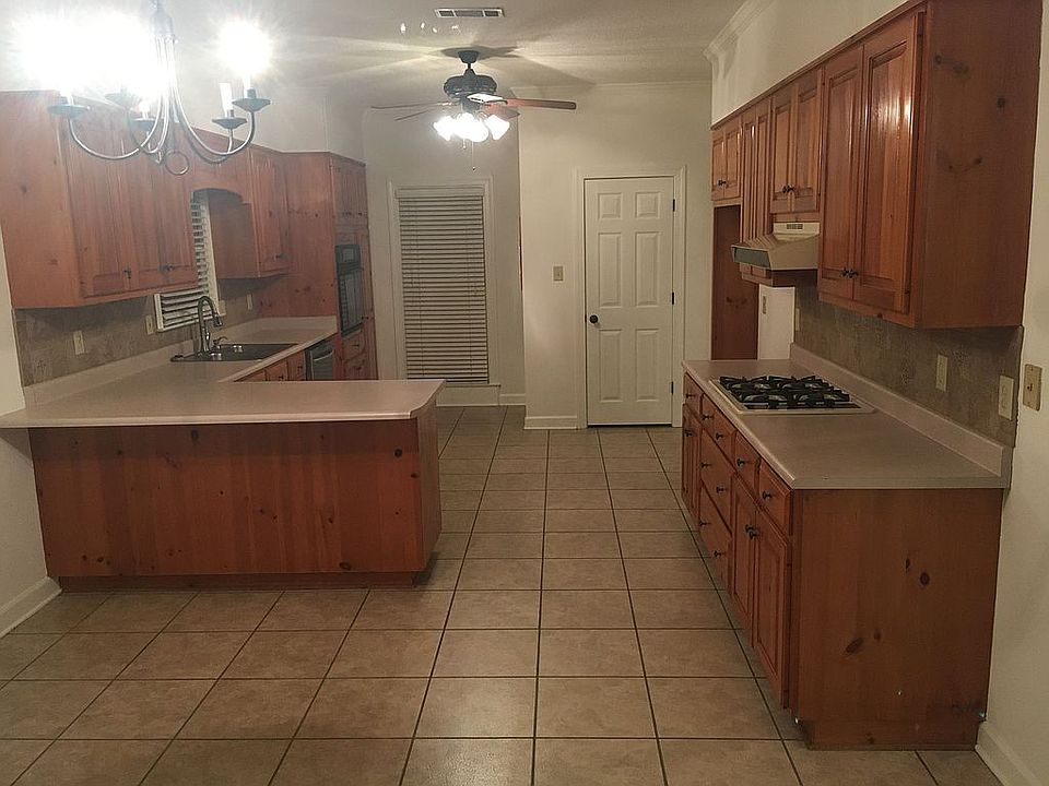 2nd image of 1308 Deerbrook Dr