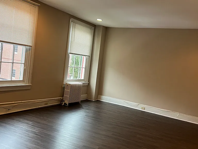 14 E Market St #14 — Photo 10