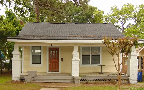 140 Robinson Pl Photo 1