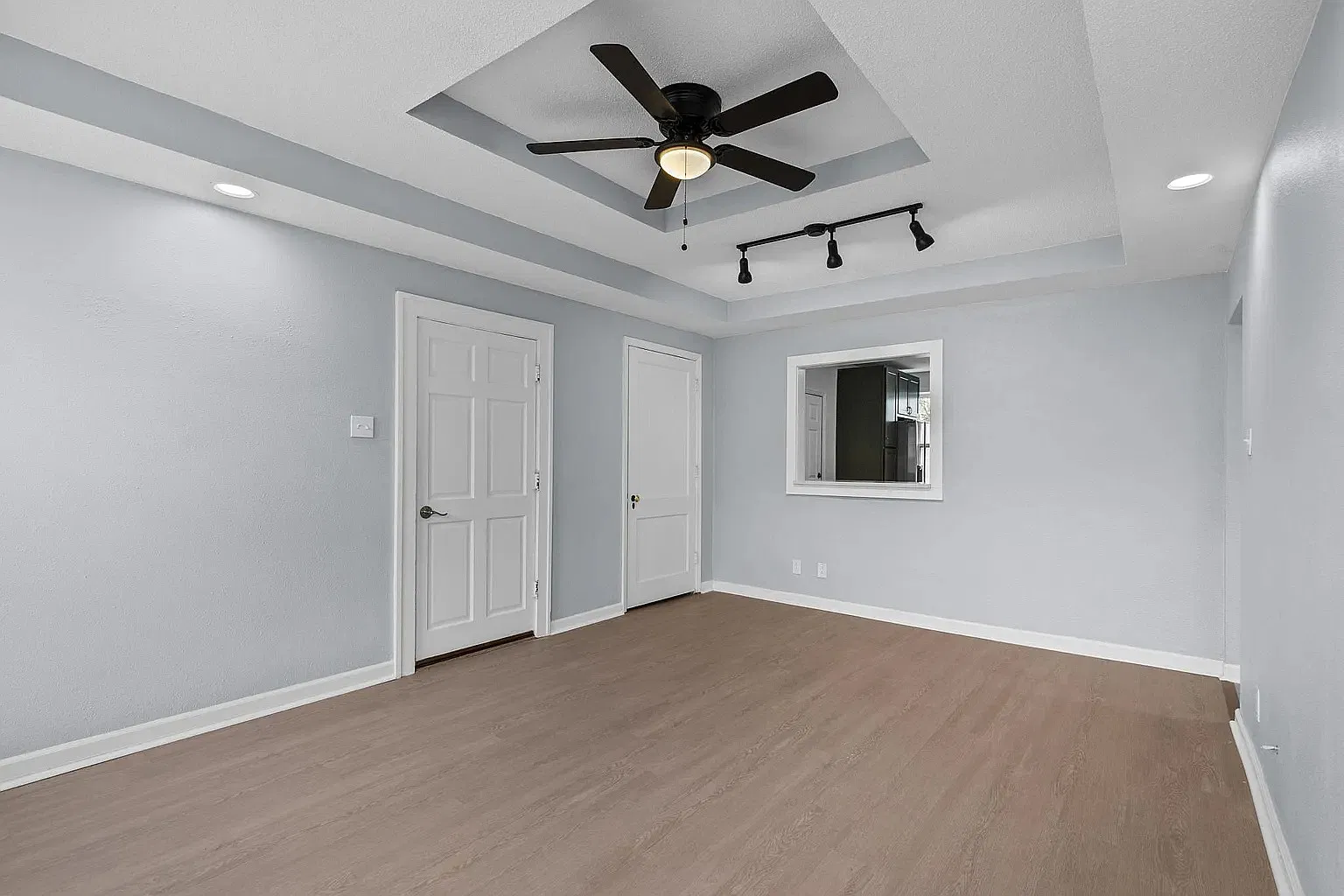 3 bed, 1.5 bath, 1150 sqft, $1,520 — Photo 2