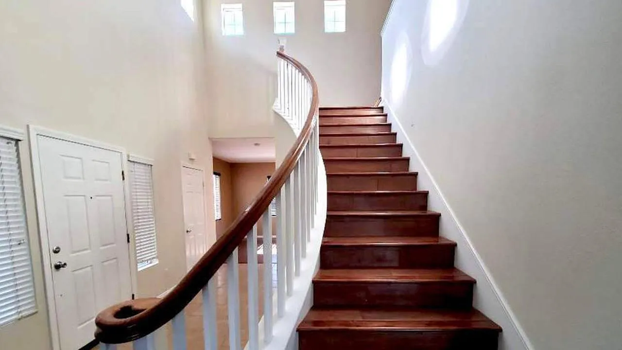 27855 Alta Vista Ave — Photo 3