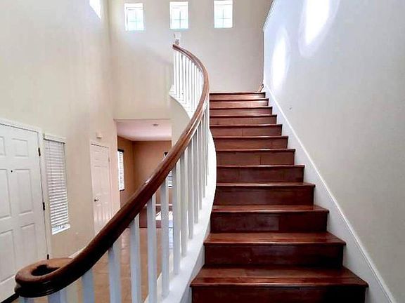 3rd image of 27855 Alta Vista Ave
