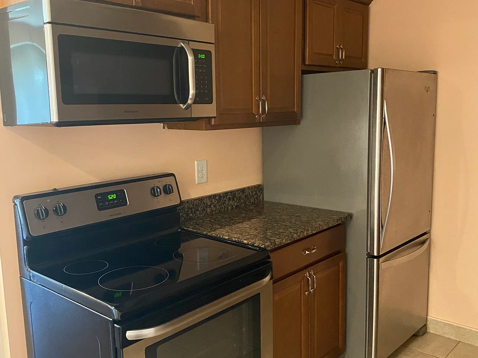 2 bed, 900 sqft, $1,500 — Photo 2