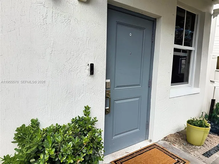 1783 SE 7th Ter #0 — Photo 2