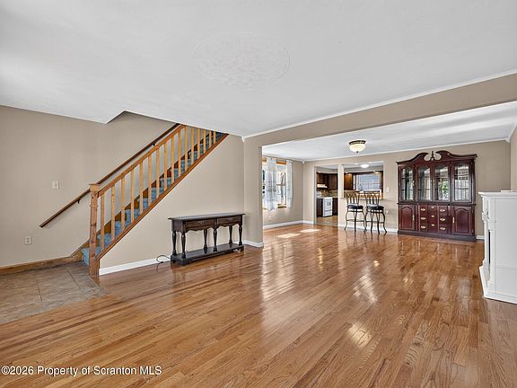 5th image of 339 Putnam St