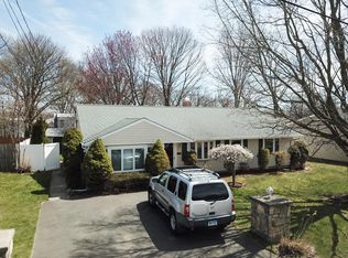 71 Little Deer Rd, Bridgeport, CT 06606