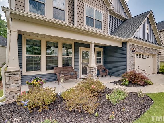 3rd image of 220 Dogwood Blossoms Dr