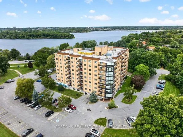120 Barrett Ct #201, Kingston, ON K7L 5H6