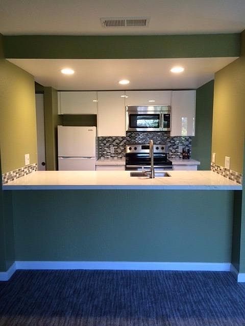 2nd image of 979 Fulton Ave APT 494