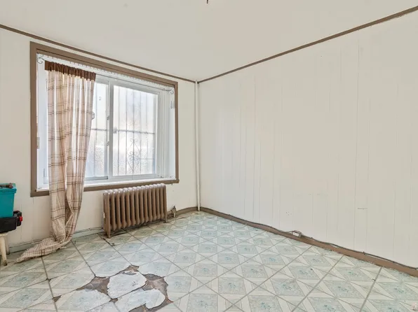 100-30 Martense Avenue image 7 of 36