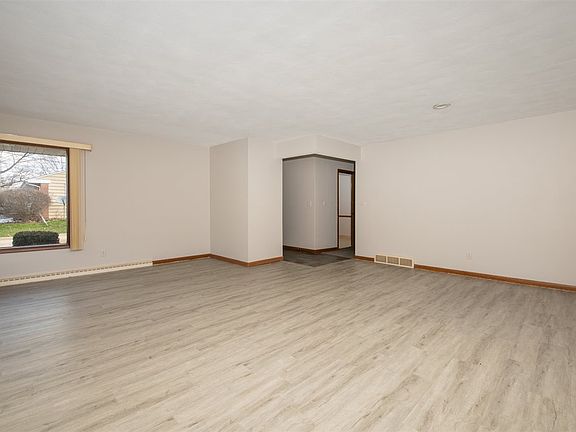 5th image of 1726 Duncan Ave