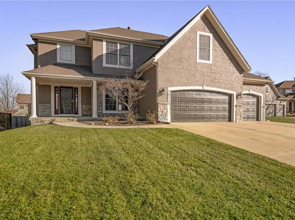 16115 S Bradley Dr, Olathe, KS 66062