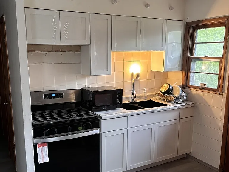 7206 Harney Ave — Photo 2
