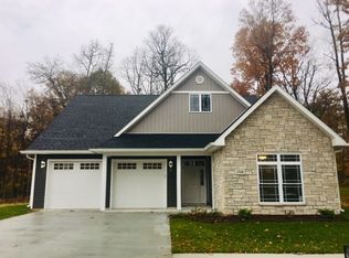 1708 W Ezekiel Dr, Bloomington, IN 47403
