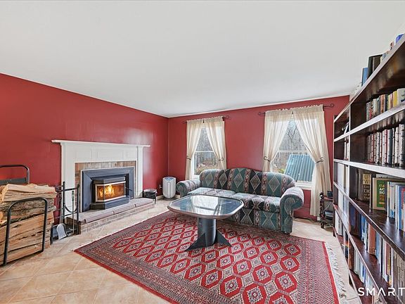 5th image of 393 Forsyth Road