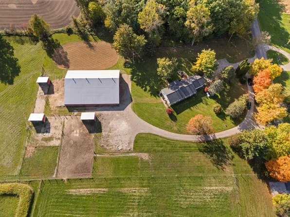 4268 E Sherwood Rd, Williamston, MI 48895