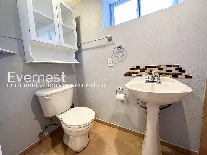 2375 S Lincoln St — Photo 12