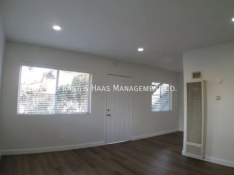230 E Hullett St #1 — Photo 9
