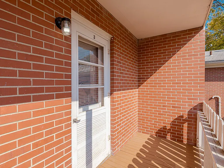 1227 D St #6 — Photo 28