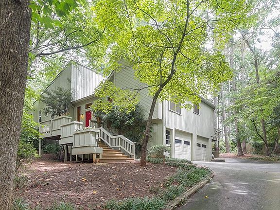 3rd image of 3028 Leafwood Dr SE