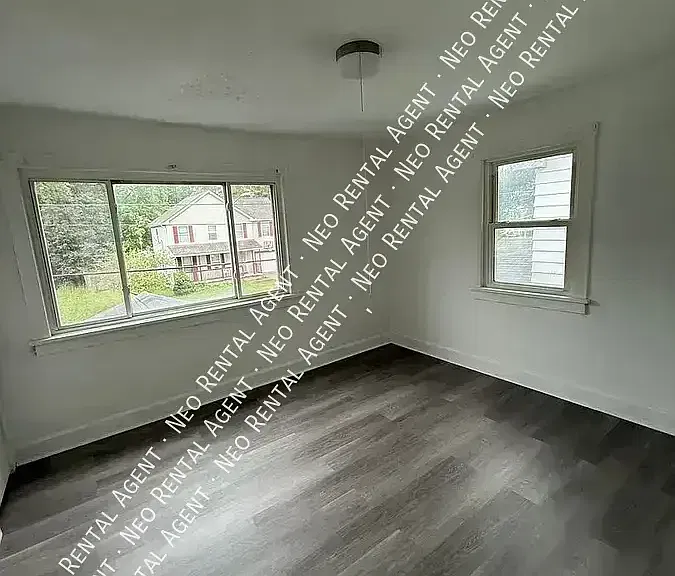 10214 Avon Ave — Photo 11
