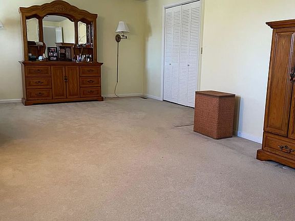 2nd image of 280 Newbury Ct