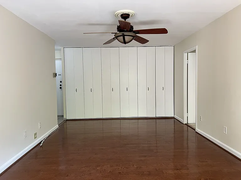 6001 Arlington Blvd #305 — Photo 7