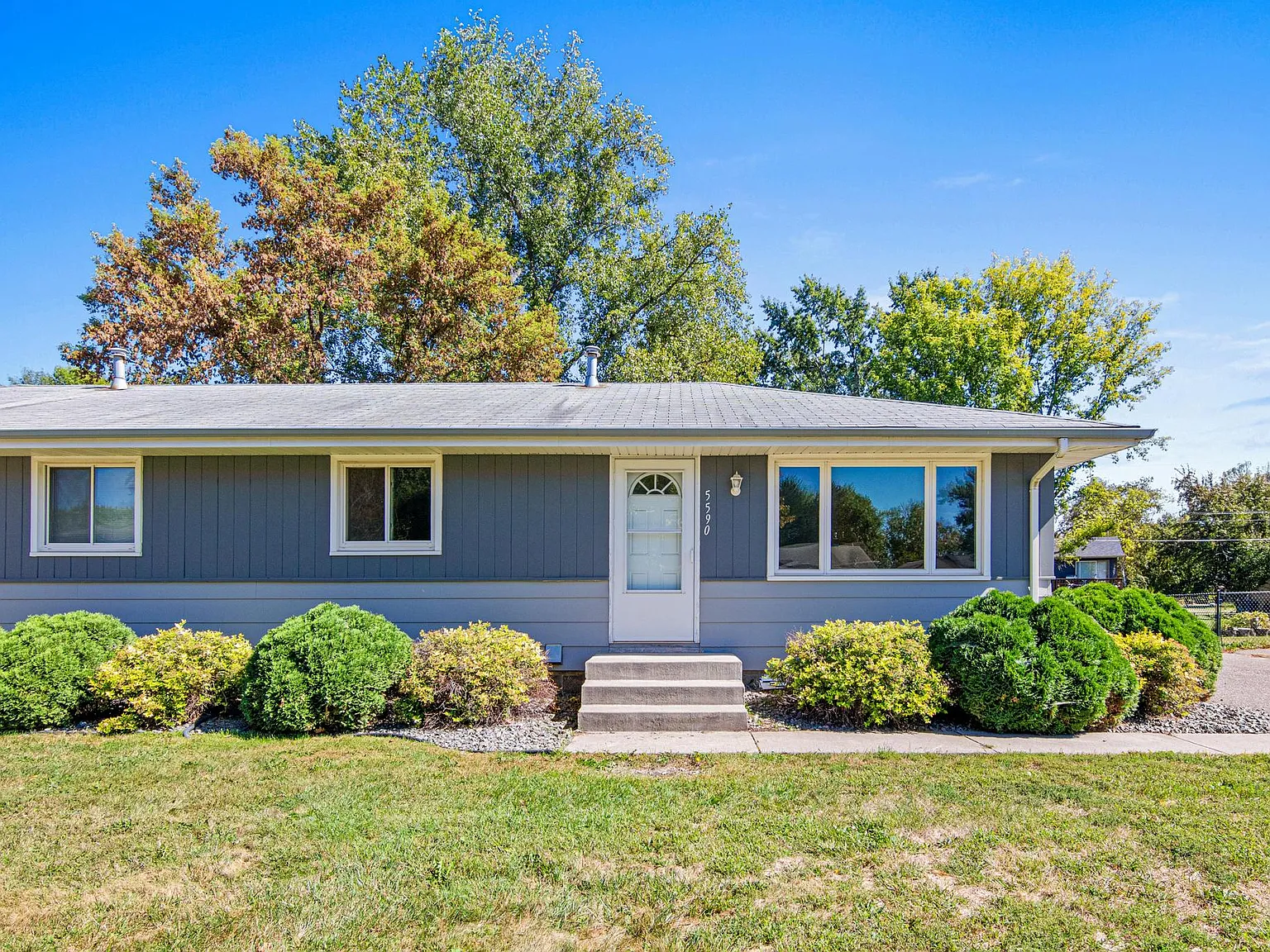4 bed, 1400 sqft, $1,800 — Photo 1
