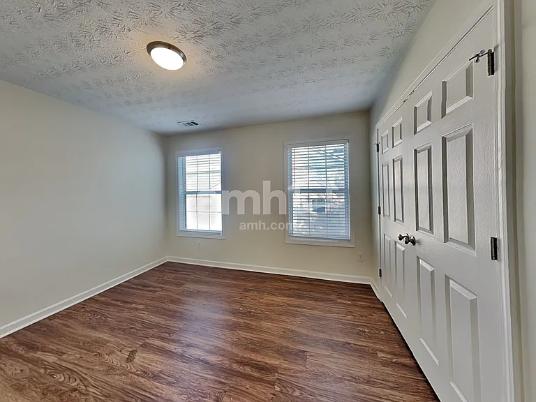 643 Bartow Dr — Photo 17