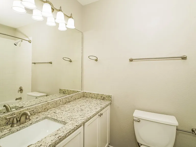 15810 Brisbane Dr — Photo 10