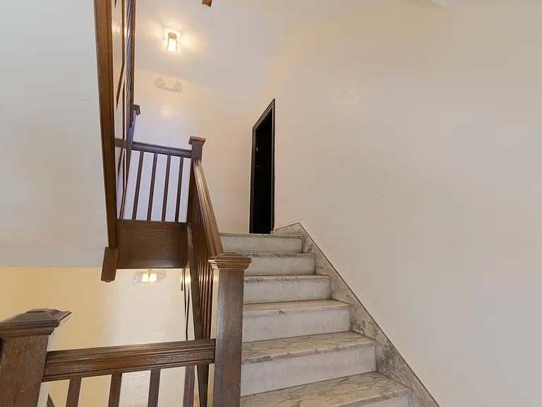 401 Washington St #4 — Photo 6