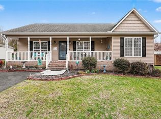 104 Cushwa Ct, Thomasville, NC 27360
