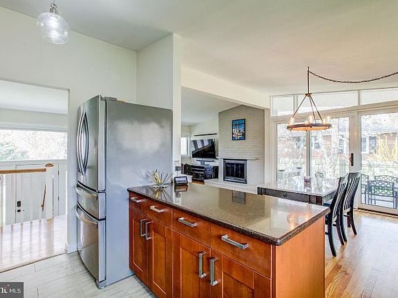 5th image of 6124 Knollwood Dr
